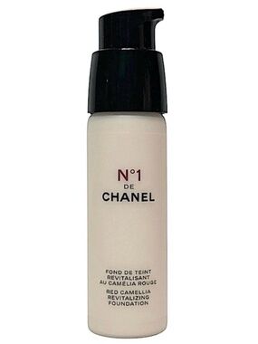 CHANEL BD01 No.1 De Chanel Red Camellia Revitalizing Foundation .7oz